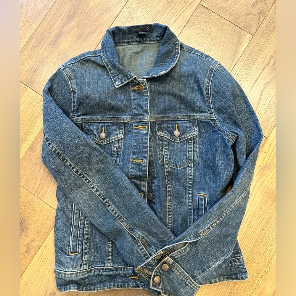 vintage denim J. Crew jacket. Only wore a few times. In great condition